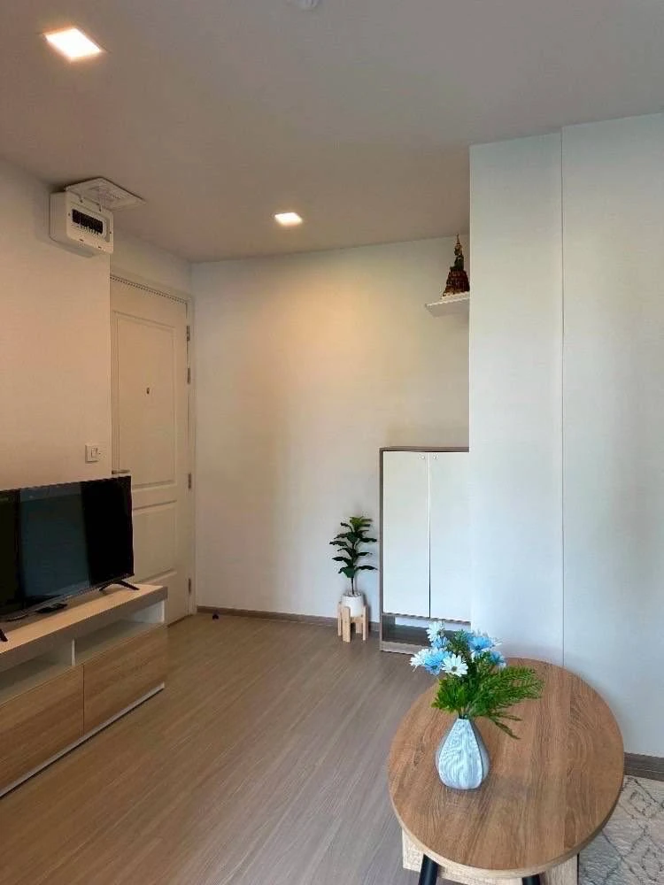 Urgent sale! The Tree Ladprao 15, corner room with privacy. Everything you need here. Just bring your bags and move in. Hurry and buy!