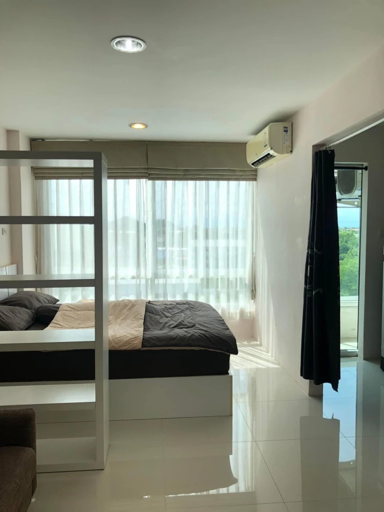 Urgent sale: The Hug Condo Bangsaen, 7th floor, bright room with built-in furniture, great view, hurry and reserve now!