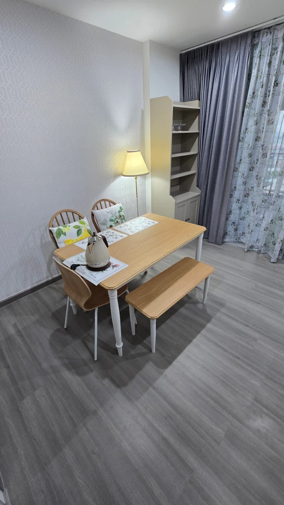 Urgent sale! The President Charan - Yaek Fai Chai Station. Ready-to-move-in unit with spacious living area. Great price! Book now, don't miss out!