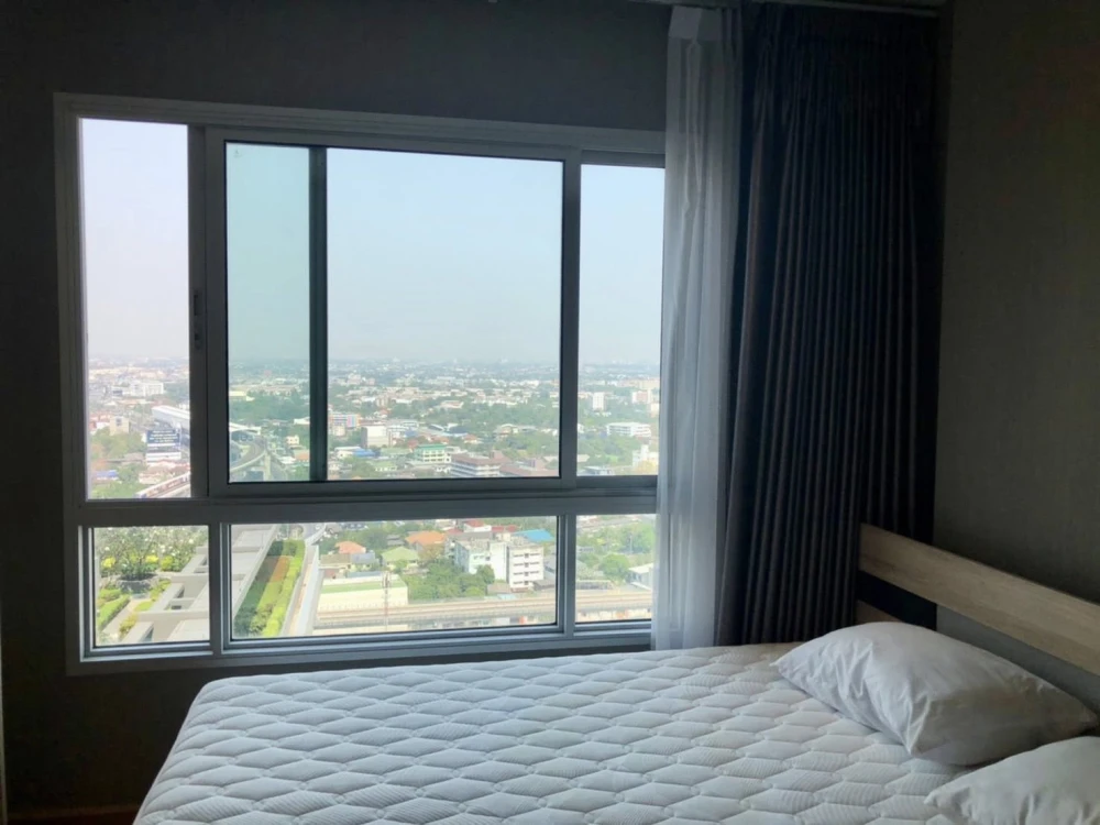 Urgent sale! The President Sathorn-Ratchaphruek Phase 3. Ready-to-move-in unit with separate partitions. Own it today!