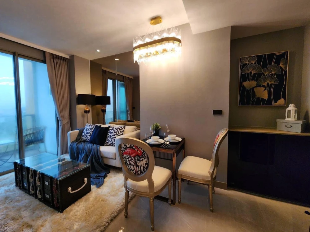 Urgent sale, The Riviera Ocean Drive, ready to move in, complete in one place, come and own it today.
