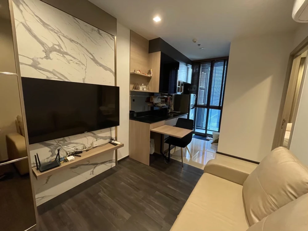 Urgent sale, The Line Asoke-Ratchada, ready to move in, fully furnished, electrical appliances, just come and move in.