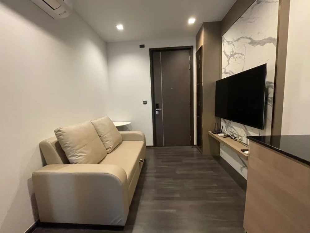 Urgent sale, The Line Asoke-Ratchada, ready to move in, fully furnished, electrical appliances, just come and move in.