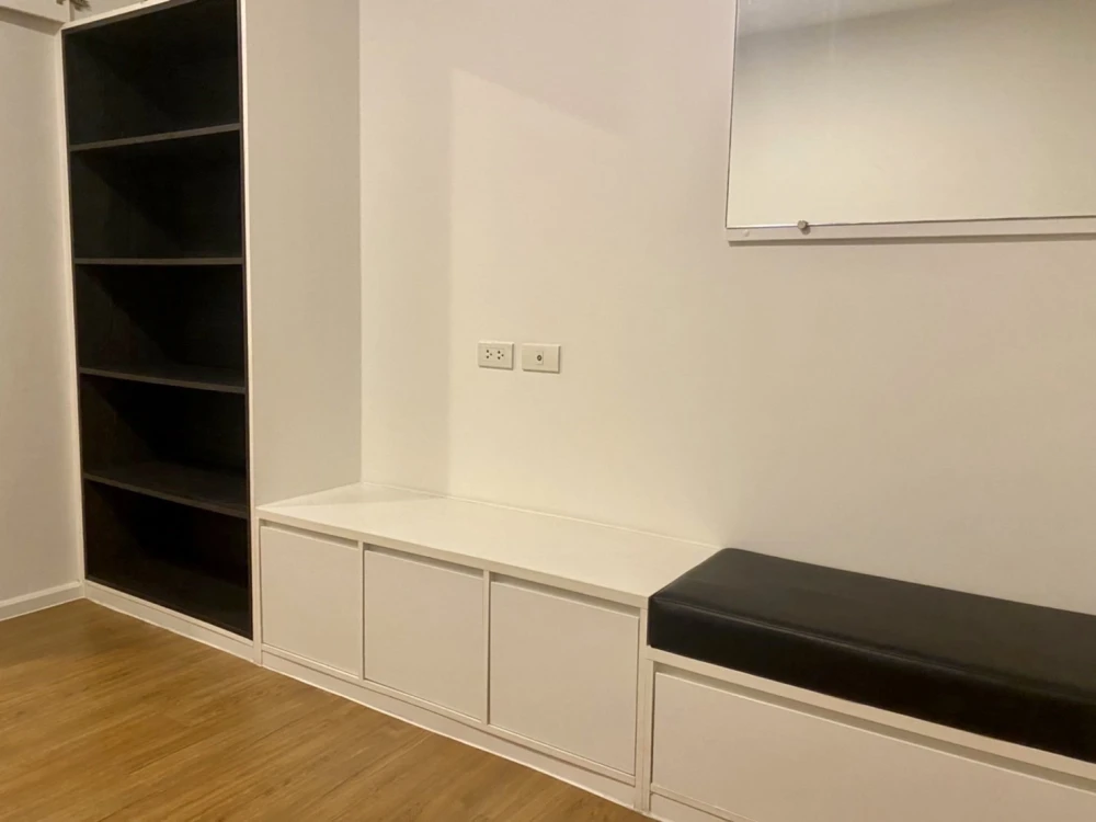 Urgent sale rent, Blesser Charan 96/1, spacious room, good usable area, good for own use or investment, hurry and book now.