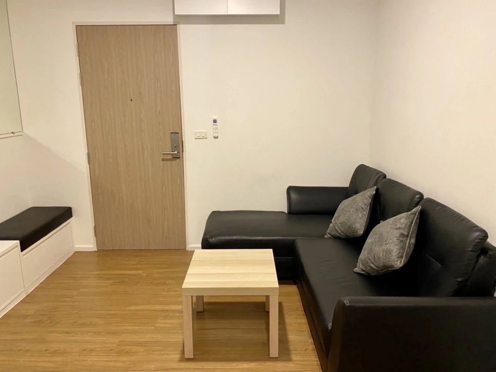 Urgent sale rent, Blesser Charan 96/1, spacious room, good usable area, good for own use or investment, hurry and book now.