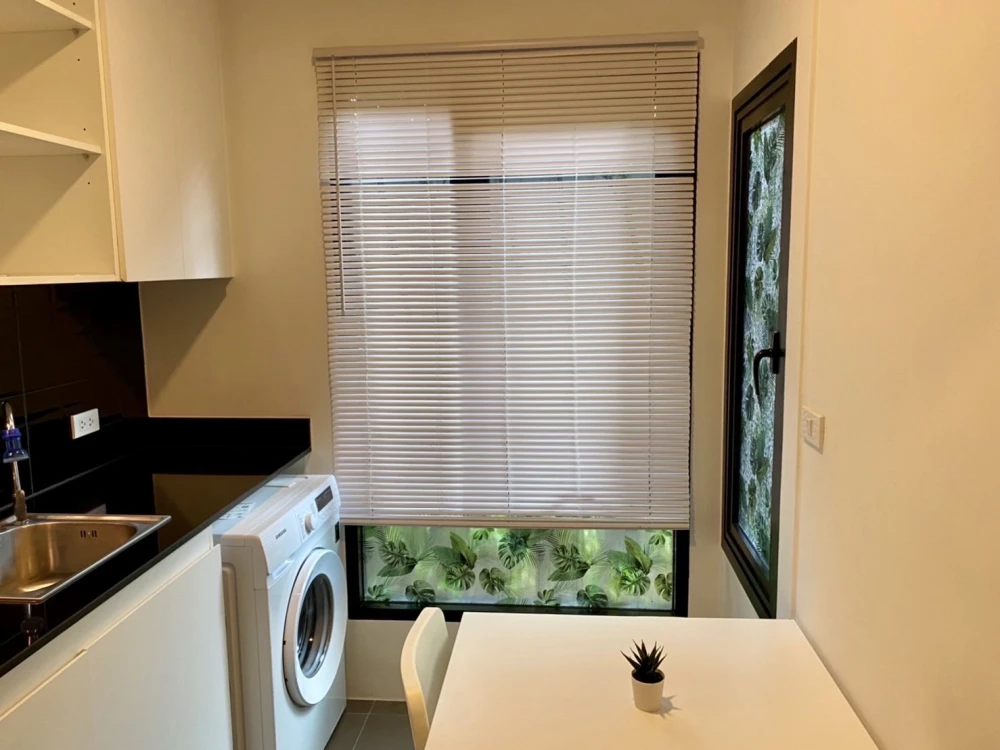 Urgent sale rent, Blesser Charan 96/1, spacious room, good usable area, good for own use or investment, hurry and book now.