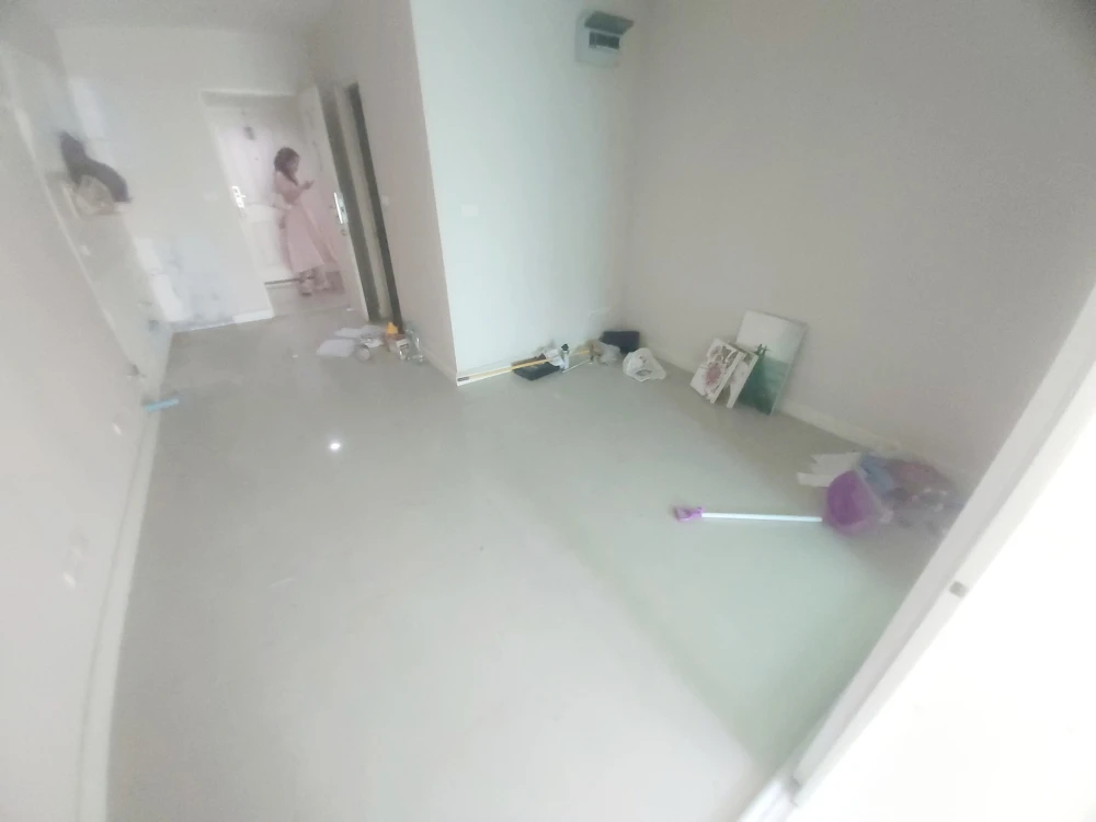 Urgent sale! Metro Park Sathorn, unfurnished unit, affordable price. Perfect for interior decorating enthusiasts, you absolutely can't miss this!