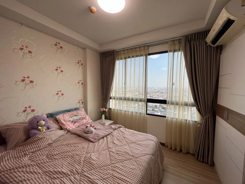 Urgent sale, Metro Sky Wutthakat, ready to move in, complete facilities, hurry and reserve now.