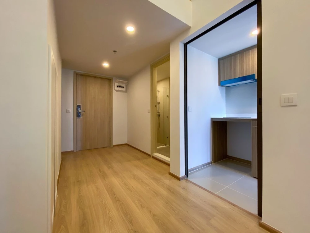 Urgent sale!! Life Rama 4 - Asoke Duplex room, 33rd floor, good location condo, convenient transportation, don't miss it, book now!!