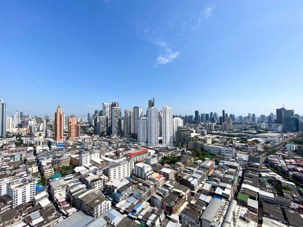Urgent sale!! Life Rama 4 - Asoke Duplex room, 33rd floor, good location condo, convenient transportation, don't miss it, book now!!