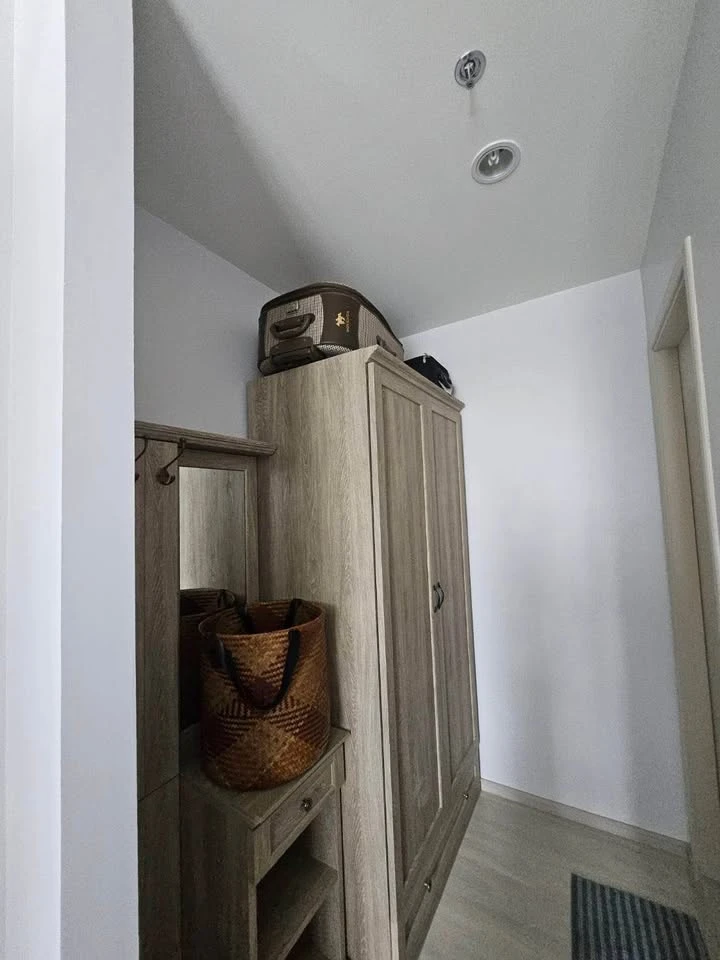 Urgent sale! Life Asoke, 2 bedrooms, 2 bathrooms, 17th floor, high view. Come and reserve yours today. Don't delay.