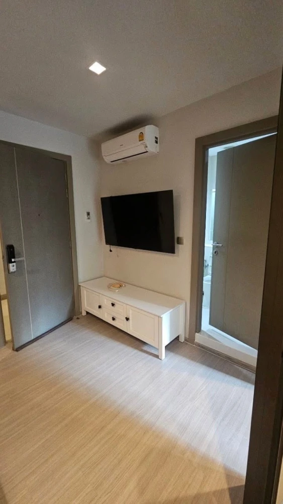 Urgent sale! Life Asoke Rama 9, ready to move in, full facilities, come and reserve now, don't wait.