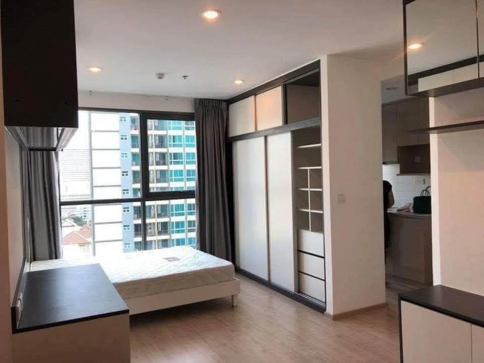 Urgent sale, Ideo Q Chula-Samyan, Studio room, 17th floor, city view, good for own use, great investment, must hurry to reserve.