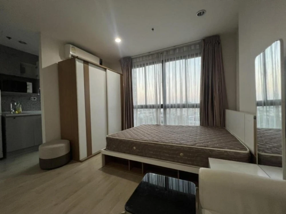 Urgent sale, Ideo Sathorn-Tha Phra, high floor, studio room, bright and comfortable, fully furnished, hurry and become the owner.