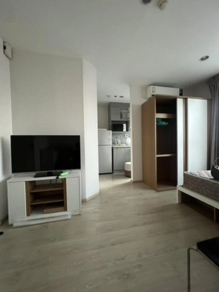Urgent sale, Ideo Sathorn-Tha Phra, high floor, studio room, bright and comfortable, fully furnished, hurry and become the owner.