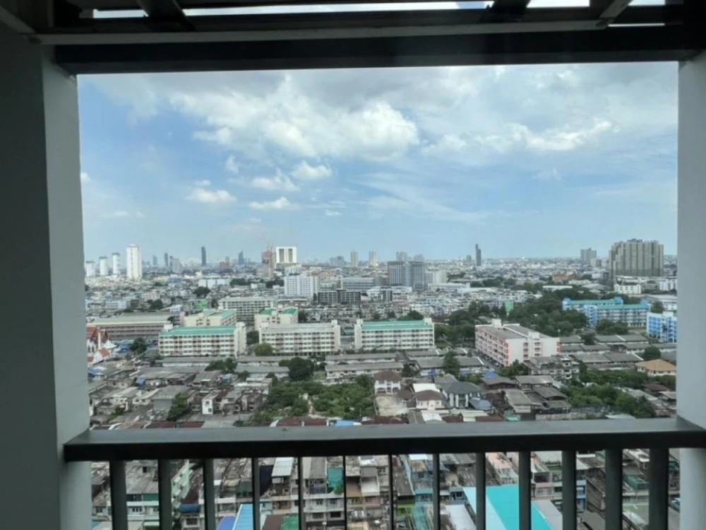 Urgent sale, Ideo Sathorn-Tha Phra, high floor, studio room, bright and comfortable, fully furnished, hurry and become the owner.