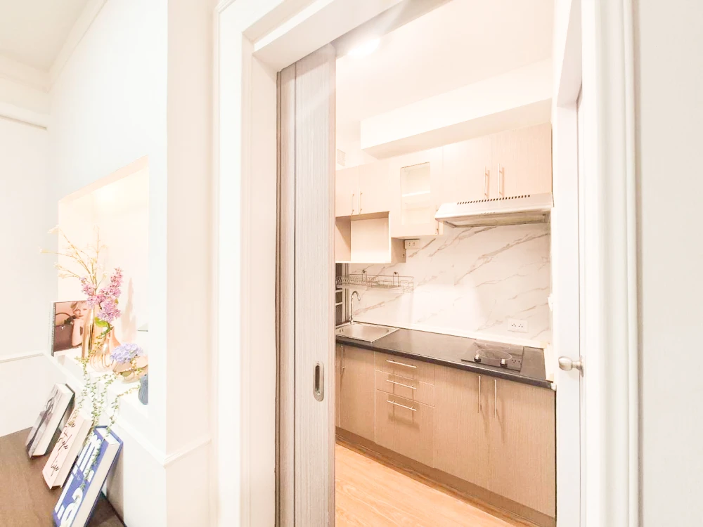 Urgent sale, Iris Avenue On Nut - Wongwaen, ready to move in, full facilities, buy now, don't miss out.