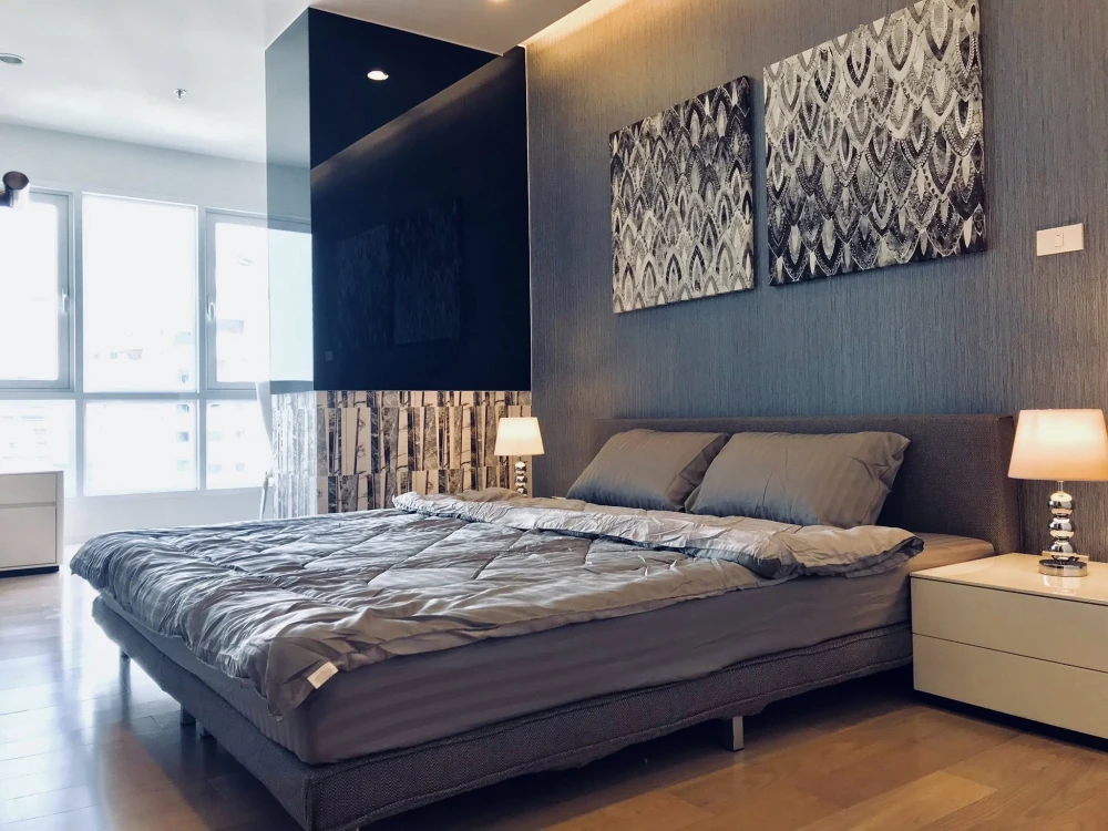 Condo for sale at 15 Sukhumvit Residences. Large, comfortable room with plenty of space. Convenient and complete here. Buy now. Don't miss out!