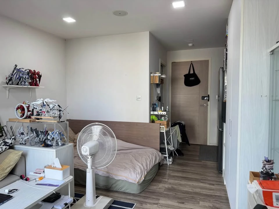 Urgent sale! Atmoz Condo, Chaengwattana, Studio room, 4th floor, available at an affordable price. Come and own it today!