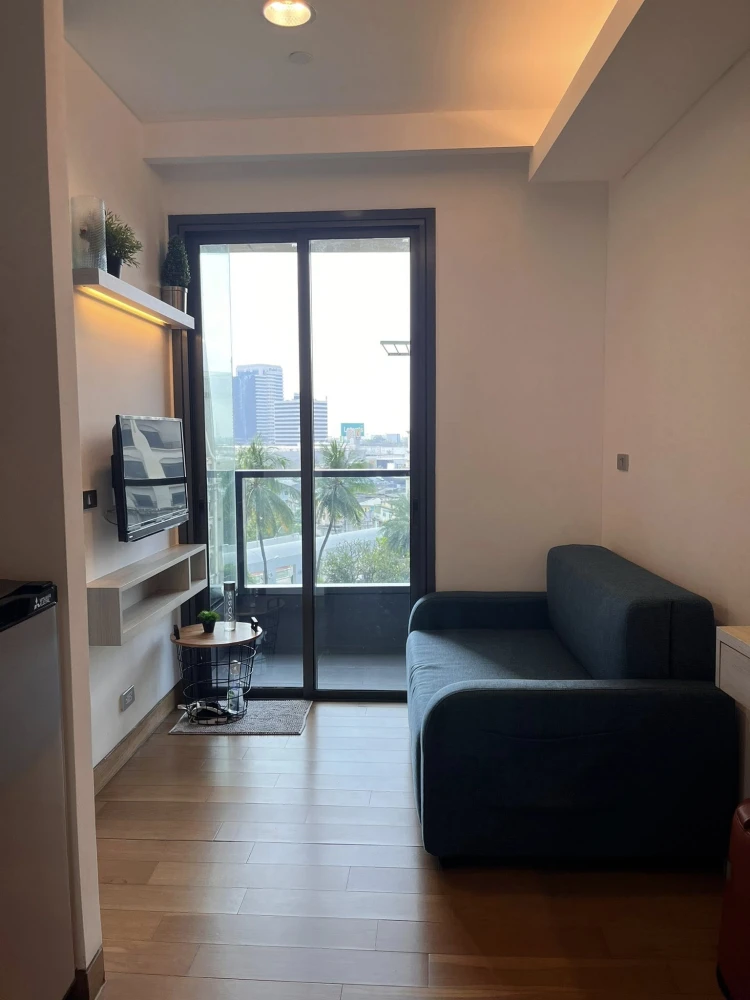 Urgent sale! The Lumpini 24 condo, 24 units available, on the 5th floor – a great height and price! Grab yours today!