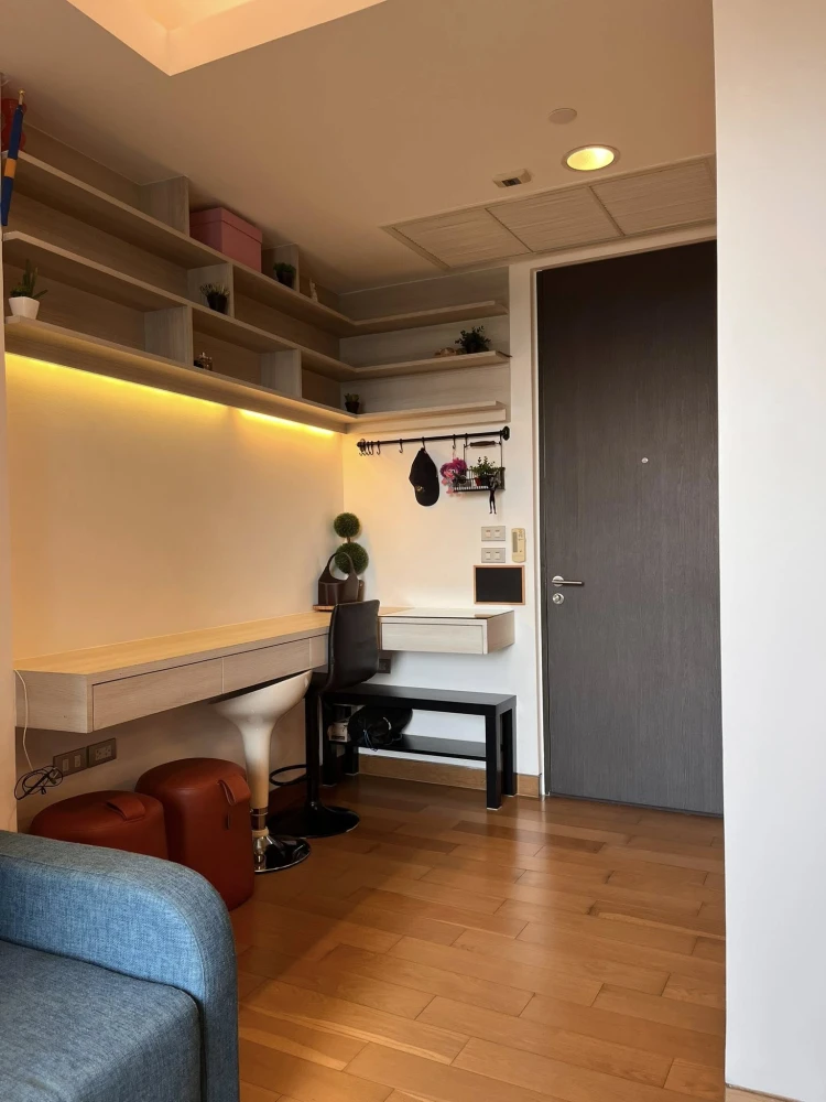 Urgent sale! The Lumpini 24 condo, 24 units available, on the 5th floor – a great height and price! Grab yours today!