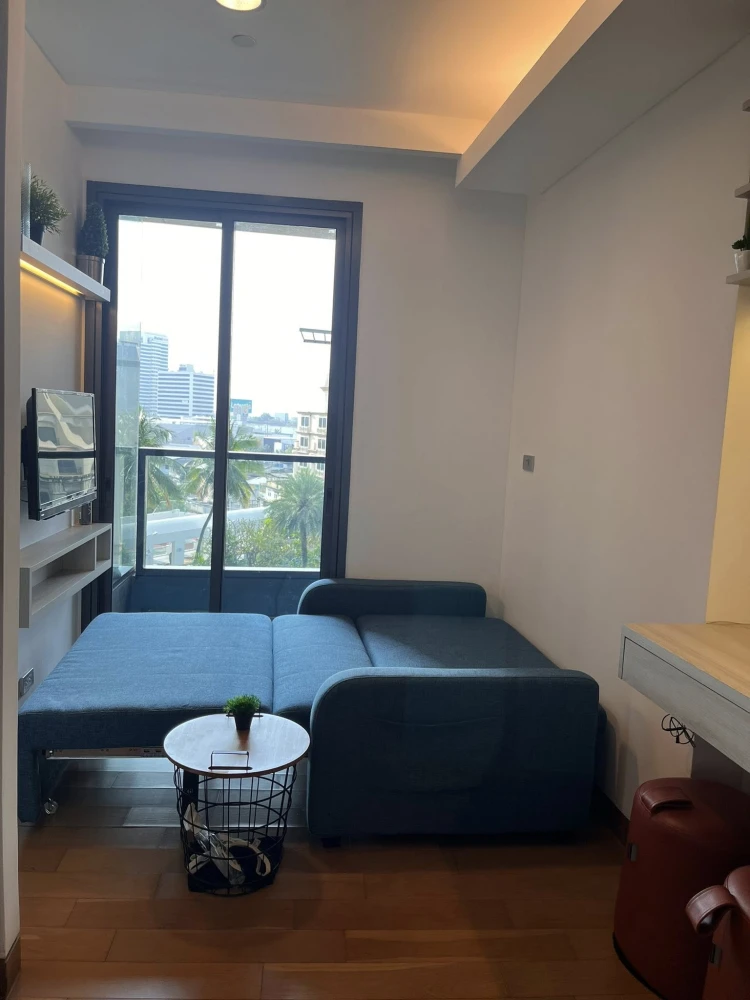 Urgent sale! The Lumpini 24 condo, 24 units available, on the 5th floor – a great height and price! Grab yours today!