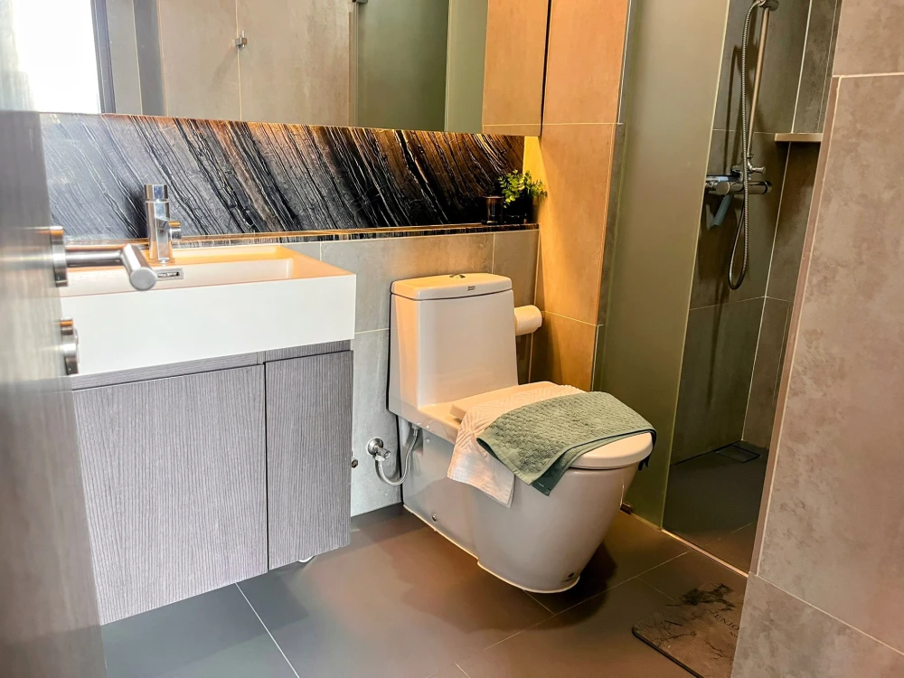 Urgent sale! The Lumpini 24 condo, 24 units available, on the 5th floor – a great height and price! Grab yours today!