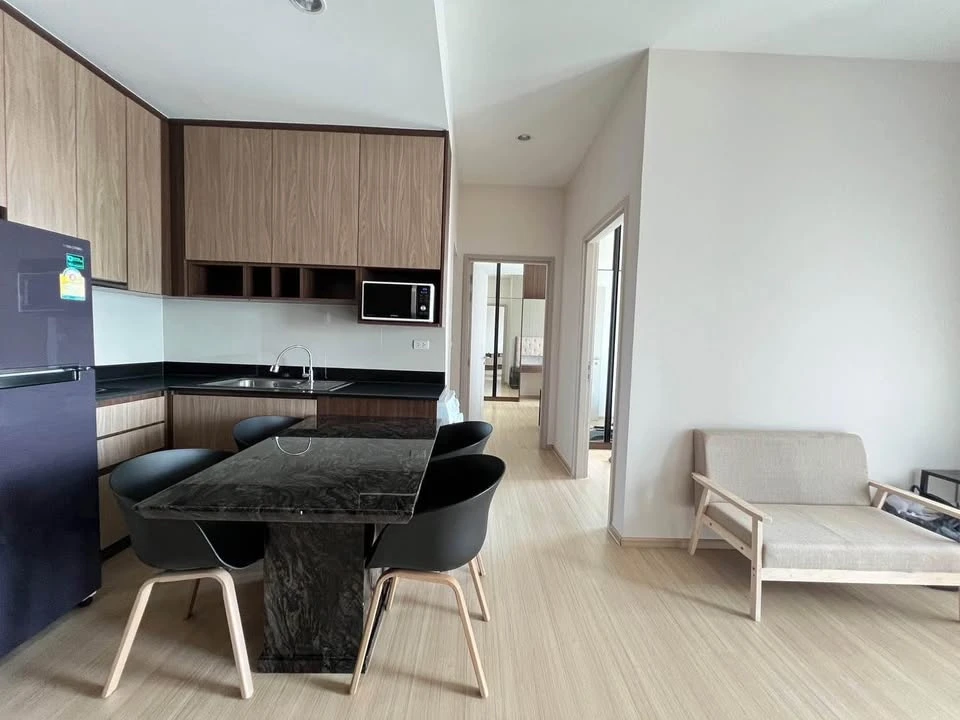 Urgent sale, luxury condo in the heart of the city, The Capital Ekkamai-Thonglor, large corner room, complete here, buy now