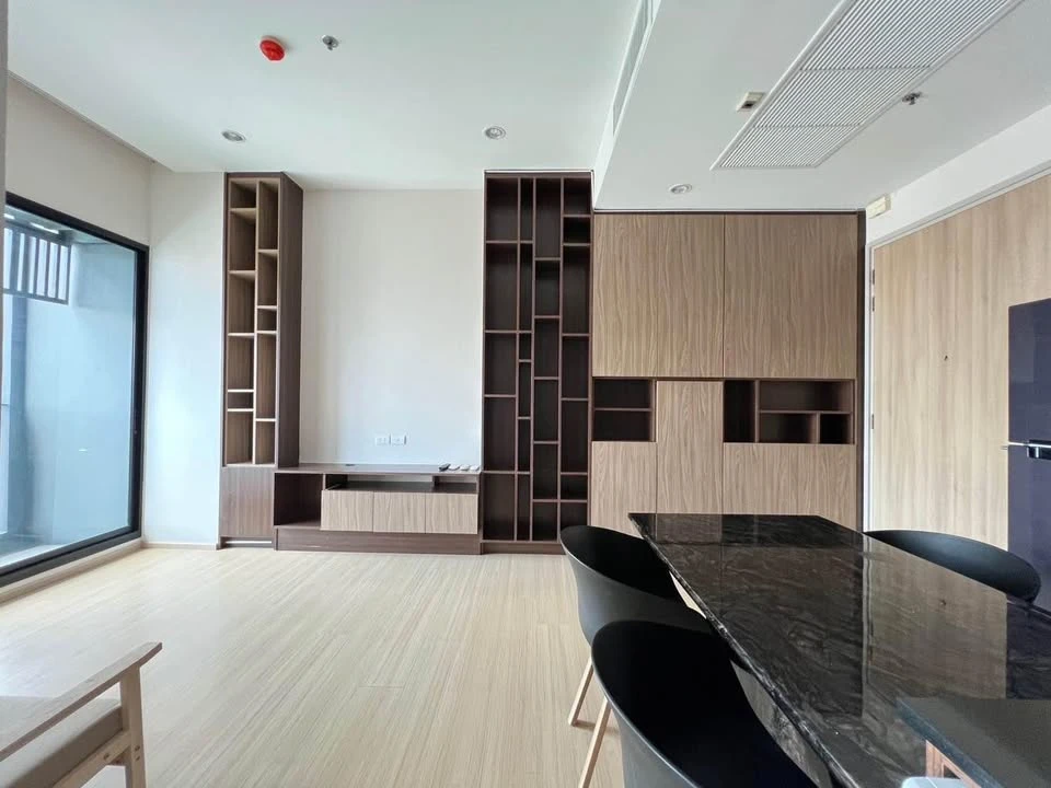 Urgent sale, luxury condo in the heart of the city, The Capital Ekkamai-Thonglor, large corner room, complete here, buy now