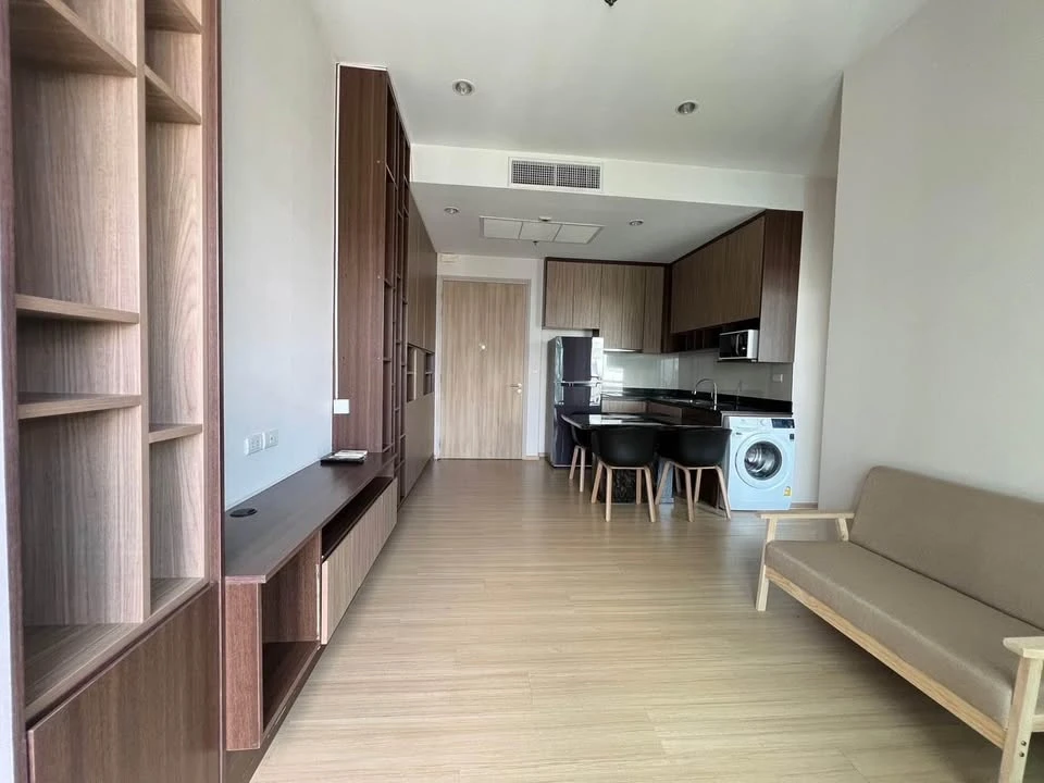Urgent sale, luxury condo in the heart of the city, The Capital Ekkamai-Thonglor, large corner room, complete here, buy now