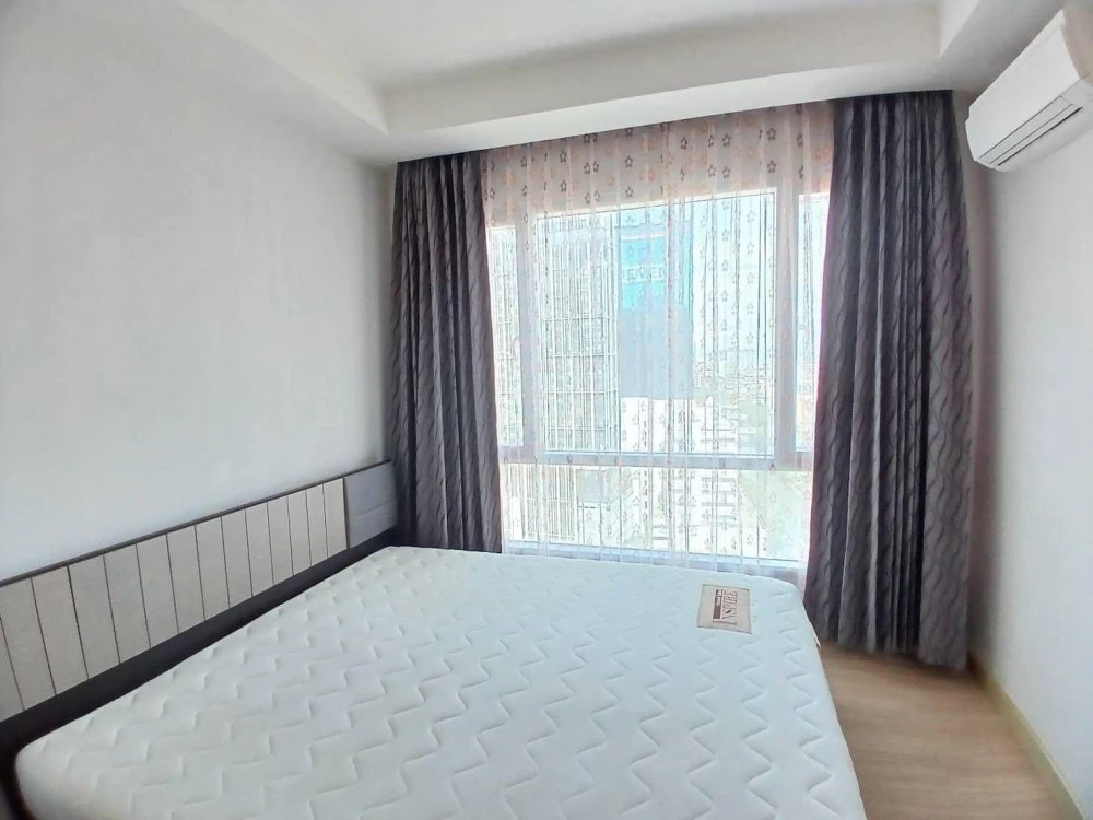 Urgent sale! Condo True Thonglor, 21st floor, open view, river bend, complete here, just come with your belongings and move in. Don't miss out!