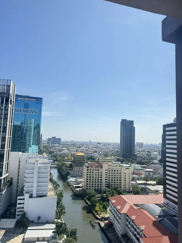 Urgent sale! Condo True Thonglor, 21st floor, open view, river bend, complete here, just come with your belongings and move in. Don't miss out!