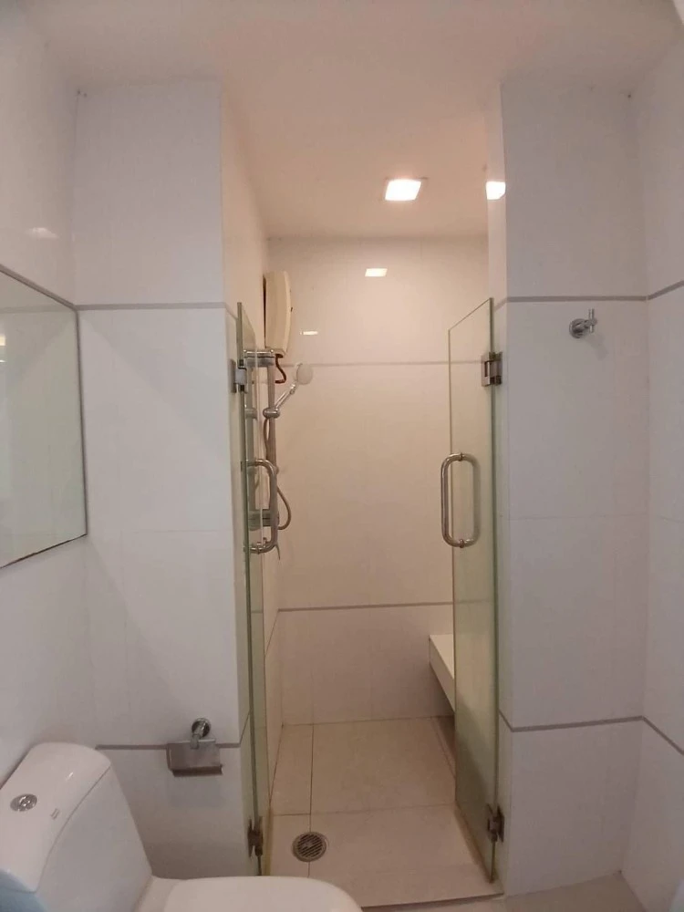 Urgent sale! Condo True Thonglor, 21st floor, open view, river bend, complete here, just come with your belongings and move in. Don't miss out!