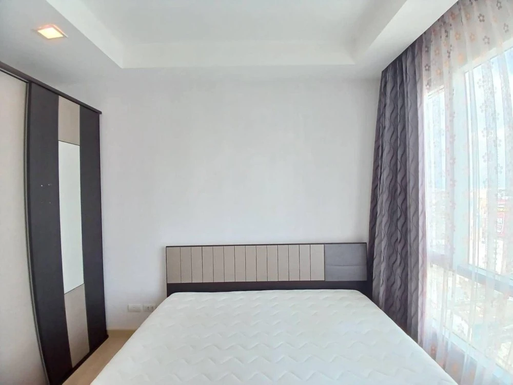 Urgent sale! Condo True Thonglor, 21st floor, open view, river bend, complete here, just come with your belongings and move in. Don't miss out!