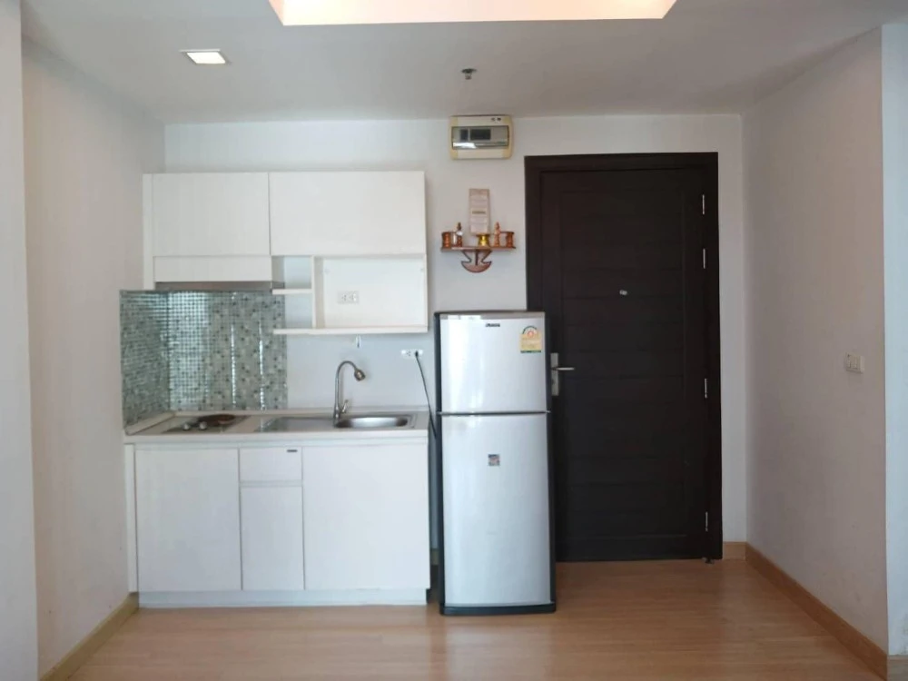 Urgent sale! Condo True Thonglor, 21st floor, open view, river bend, complete here, just come with your belongings and move in. Don't miss out!