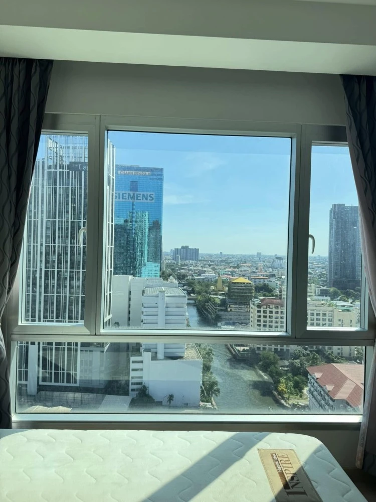 Urgent sale! Condo True Thonglor, 21st floor, open view, river bend, complete here, just come with your belongings and move in. Don't miss out!