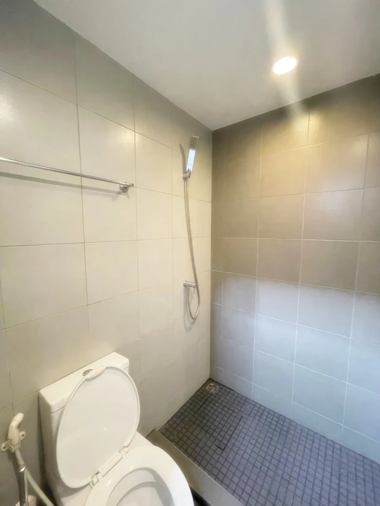 Urgent sale (with tenant)!! Condo Elio Sukhumvit 64, 7th floor, corner room, beautiful room, ready to move in, don't miss it!!