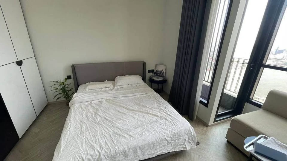 Urgent sale, Chapter Charoen Nakhon Riverside, 33rd floor, high view, reasonable price, come and own it today.