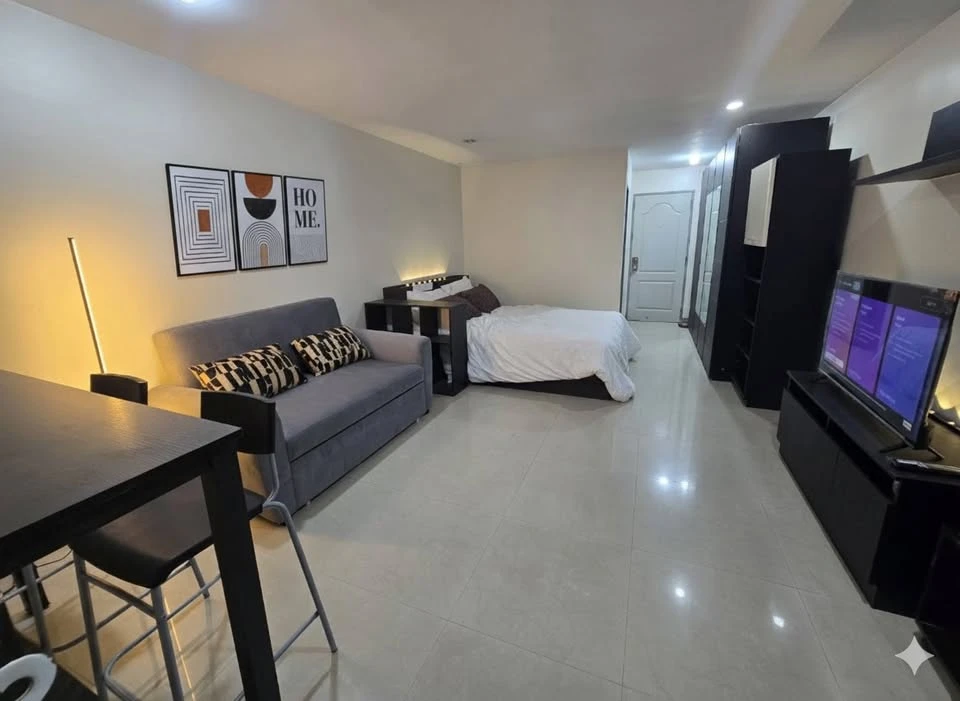 For sale: Regent Home 4 Sukhumvit 85, studio room, fully furnished, separate kitchen, ready to move in. Come and own it today!