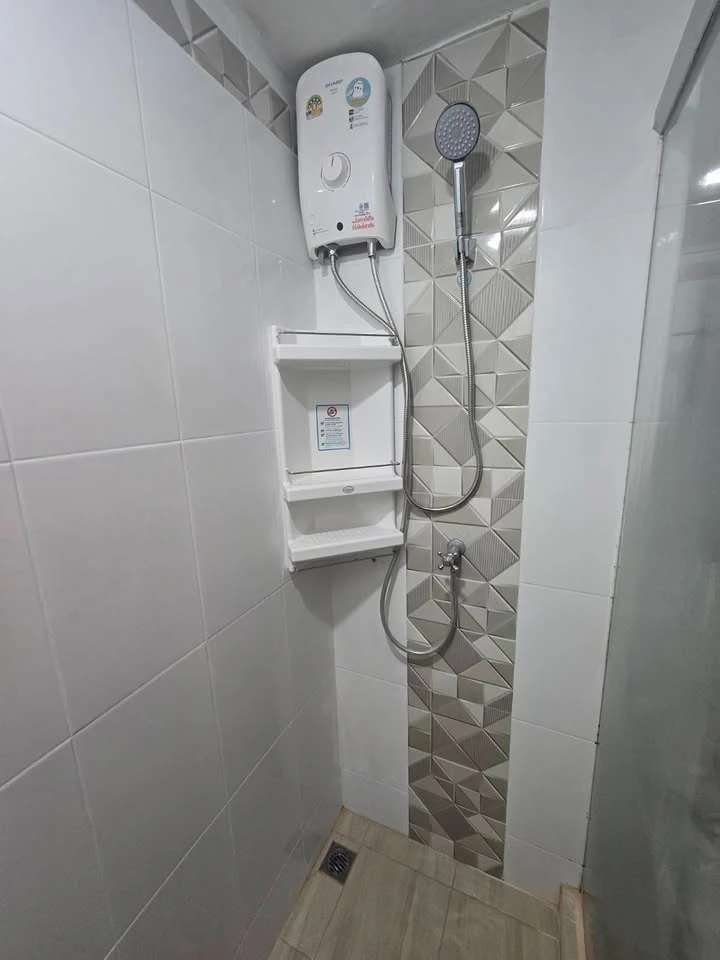 For sale: Regent Home 4 Sukhumvit 85, studio room, fully furnished, separate kitchen, ready to move in. Come and own it today!