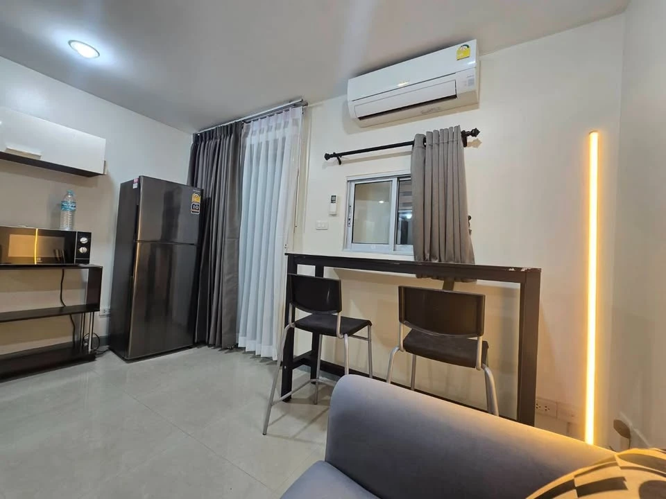 For sale: Regent Home 4 Sukhumvit 85, studio room, fully furnished, separate kitchen, ready to move in. Come and own it today!