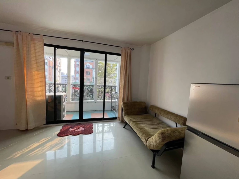Urgent sale! Champs Elysees Tiwanon, studio unit, 4th floor, at a special price. Book today! Don't miss out!