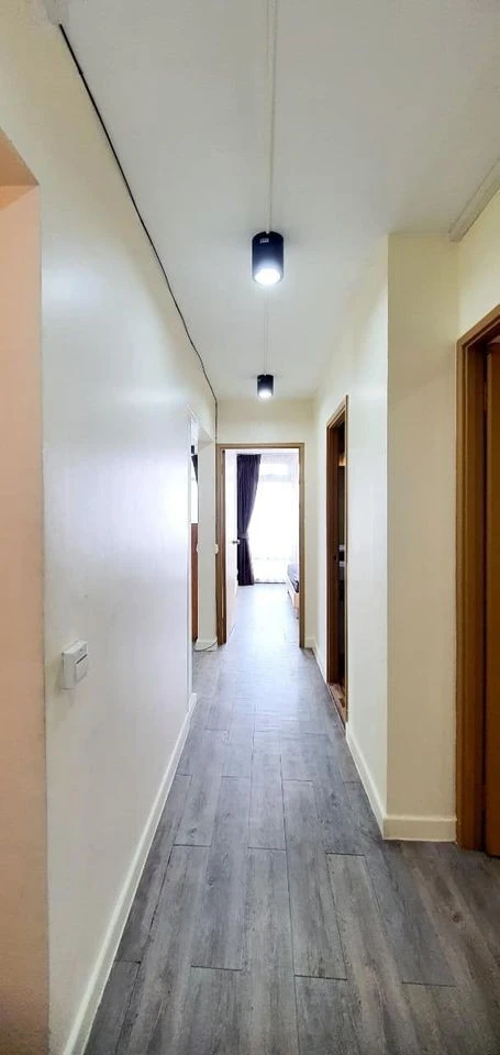For sale: Victoria Lakeview Condominium, large room, good usable area, good for own use or investment, don't hesitate.