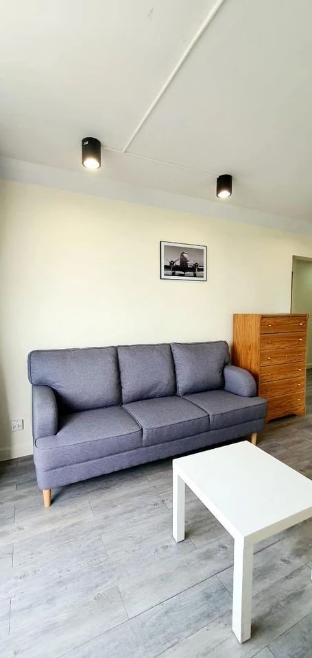 For sale: Victoria Lakeview Condominium, large room, good usable area, good for own use or investment, don't hesitate.
