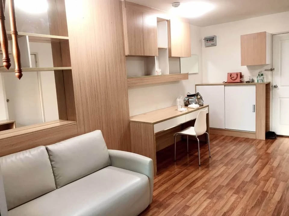 beautiful room for sale Built-in in the whole room, Condo U Ratchayothin, great price, big room, good location, fully furnished, new condition