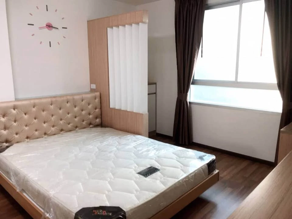 beautiful room for sale Built-in in the whole room, Condo U Ratchayothin, great price, big room, good location, fully furnished, new condition