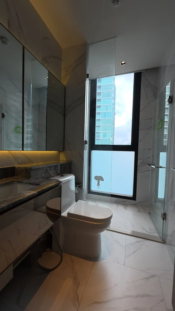 For sale/rent: The Reserve Sathorn, ready to move in, fully furnished, spacious and comfortable room, hurry and book now!
