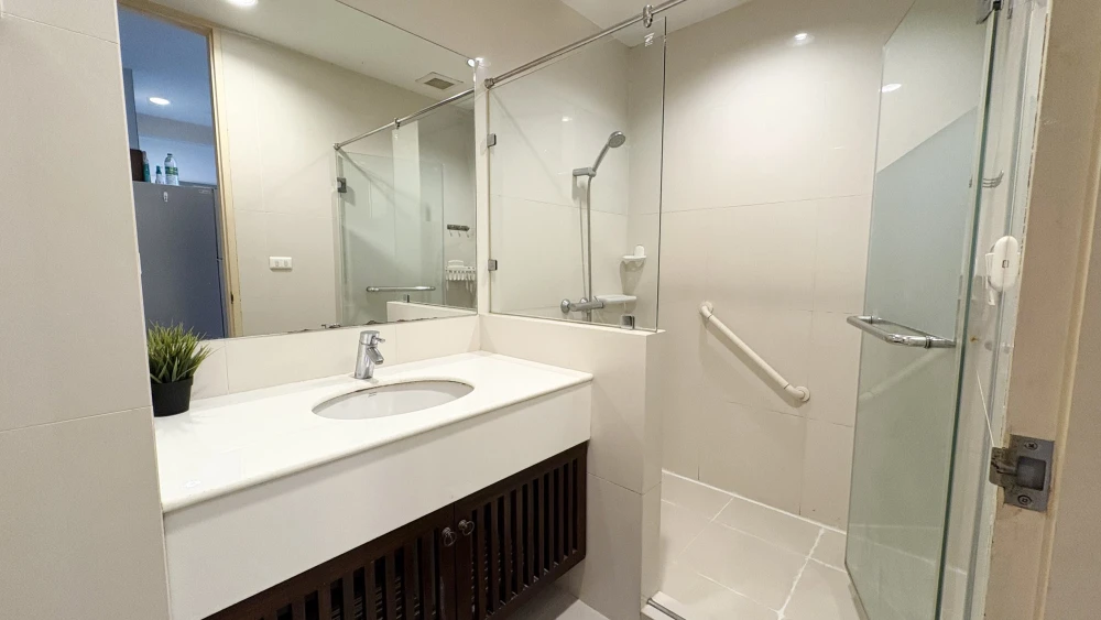 Condo for sale/rent, Amanta Ratchada, 2 bedrooms, 2 bathrooms, ready to move in, well decorated, convenient transportation, don't miss it!!