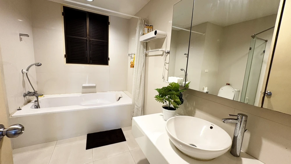 Condo for sale/rent, Amanta Ratchada, 2 bedrooms, 2 bathrooms, ready to move in, well decorated, convenient transportation, don't miss it!!