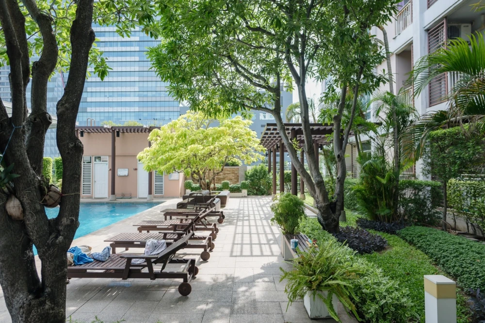 For sale/rent: Centric Scene Sukhumvit 64 condo. Beautiful, spacious, and airy view. Buy/reserve now!!